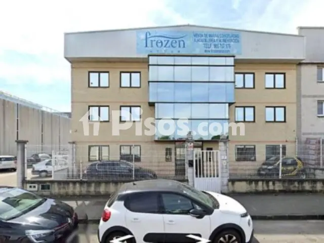 Nave industrial en venta en Calle Los Robles, 7, Granda-Tiñana-Hevia (Siero) de 300.000 €